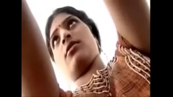 Aunty abasamaaga kala kaathalanudan tamil pesugiraal - Sex talk