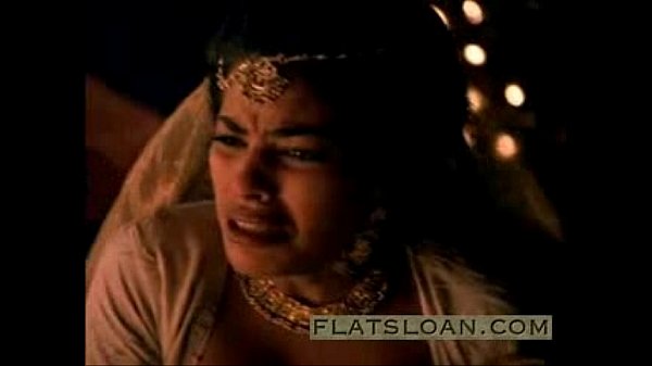Arasan arasi virgin kuthiyai oothu kizhikiraan - sex film