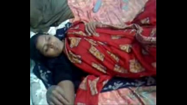 Chennai veetu manaivi kuthiyai naaku potu ookiraan - Homemade sex video