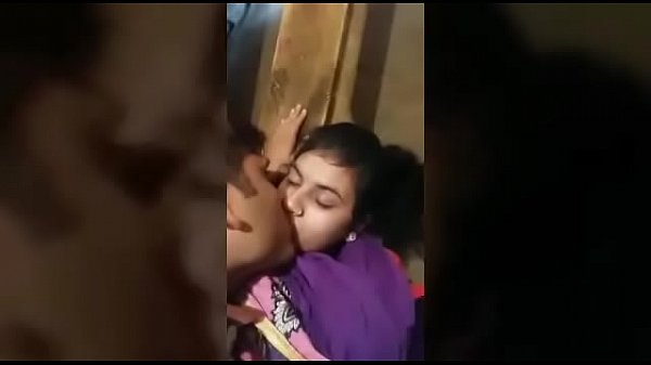Teacher sexiyaana mulaiyai kanbithu paduthu ookiraal - Sex video