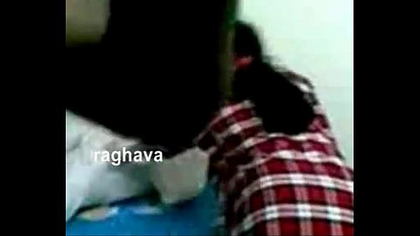 Tamil paiyan sethu sexyaana vibachaariyai ookiraan - sex video