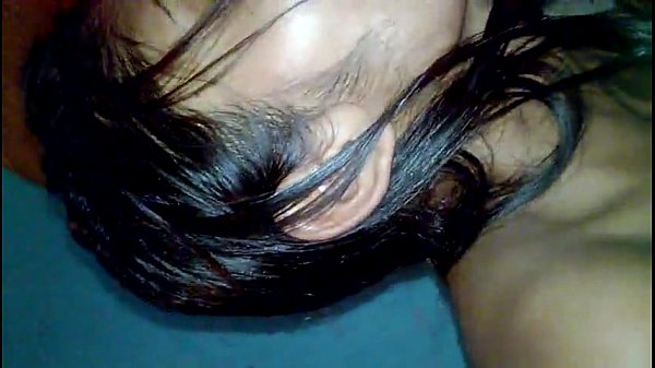 Ilamaiyaana mulaiyai kanbithu sunniyai sappi umbugiral - Blowjob video