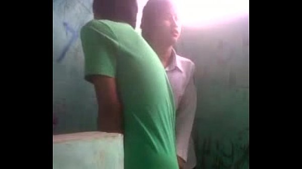 Ilamaiyaana pen sexyaaga sunniayi umbi oothu kanjai kudikiraal - Hidden