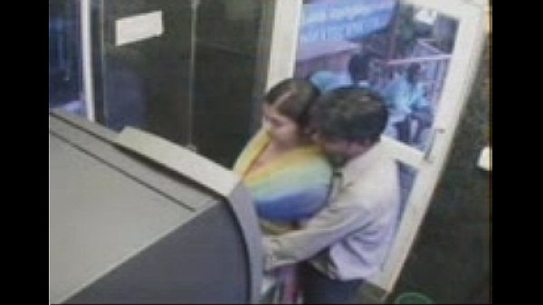 Sexiyaaga atm centerkul kathaliyai sex seigiran - Hidden cam