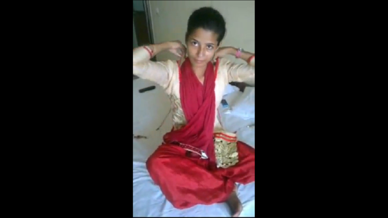 Tamil virgin Kathali kuthiyil sexiyaaga matter podum sex video