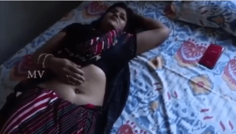 Black saree indian mallu auntyin sexy movies
