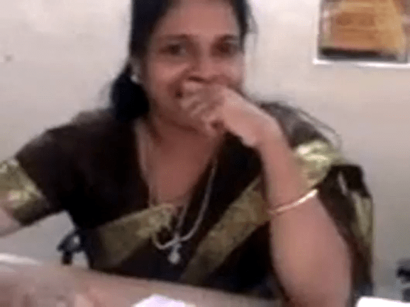Tamil teacher pudavaikul kai vitu mulai pisaiyum tamil saree sex videos